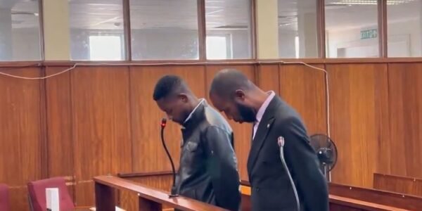 Two officials from the Democratic Republic of Congo’s Ministry of National Defense and Veterans Affairs were reportedly detained in South Africa while officially accompanying Deputy Prime Minister in charge of Defense Guy Mwadiamvita during the Southern African Development Community (SADC) Summit.