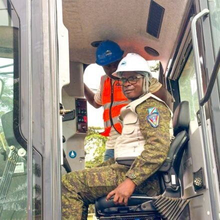 North Kivu is set to receive 50 km of asphalt roads in Beni and Butembo. The first 25 km phase was launched on October 2 by Major General Somo Kakule Evariste.
